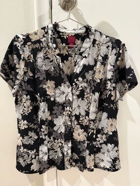 212 Collection Black Floral Button-Front Blouse